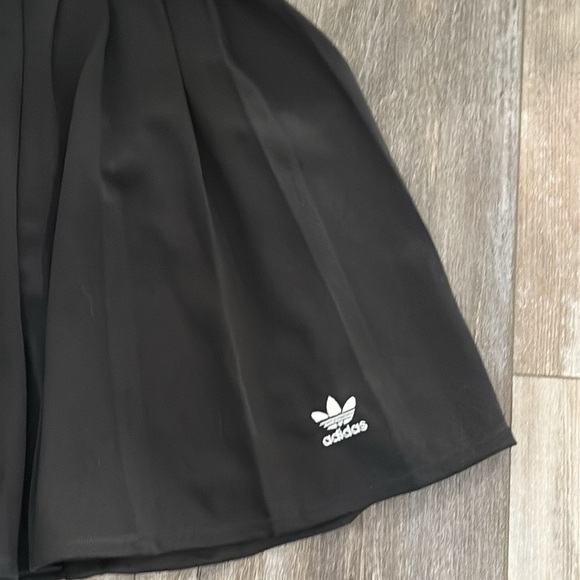 Adidas Pleated Mini Skirt-Black-size small - Picture 7 of 9